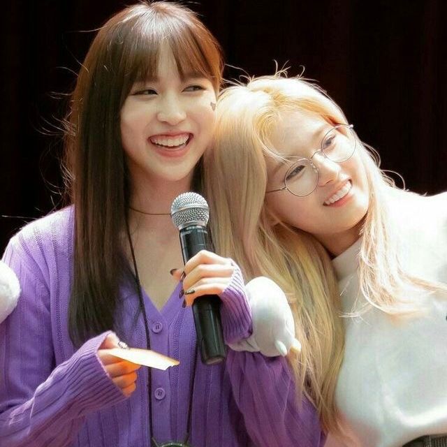 misanapic's tweet photo. ↳ Misana in purple 💜

🏷 :  #Sana #사나 #Mina #미나 #Twice #트와이스 https://t.co/fZIb4TuZAN
