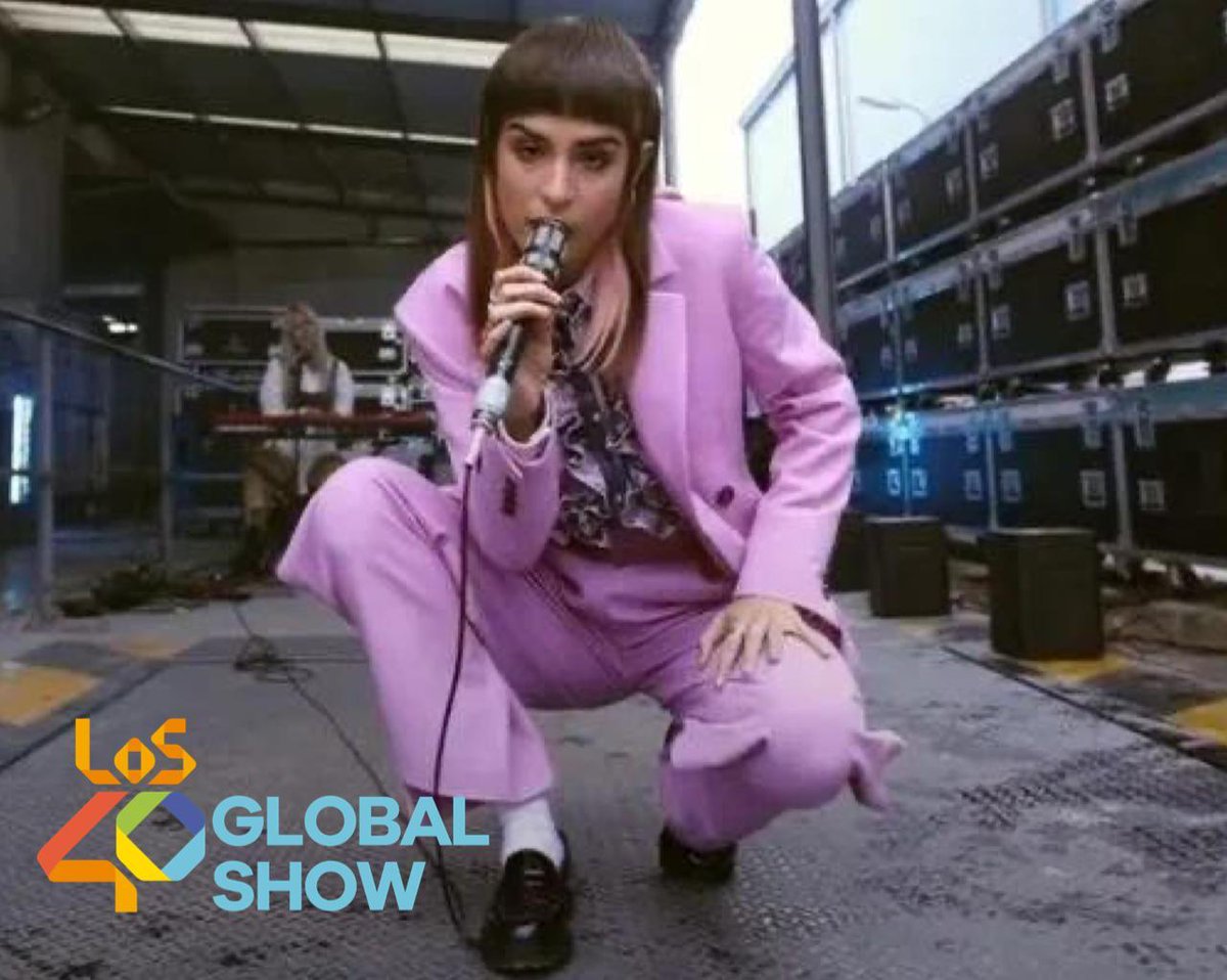 40GlobalShow's tweet photo. En #LOS40Preshow pudimos comprobar en EXCLUSIVA cómo sonaba lo nuevo de @natalialacunza 🌧 'Nuestro Nombre', hoy lo ponemos para España y Latinoamérica en #40GlobalSho273 con @TonyAguilarOfi ¡RT se te encanta! https://t.co/dXG6tU25my