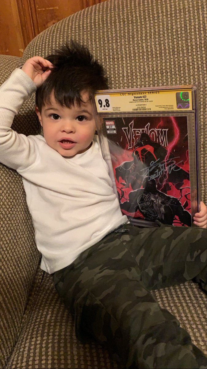 Nicky8392's tweet photo. Conor And I Are Fired Up From This Graded Sig/Sketch From @thecomicmint @inhyuklee @CGCComics 🔥🔥🔥 #CGC #Inhyuklee #Comicbook #Thecomicmint https://t.co/Rm9tE5TnUA