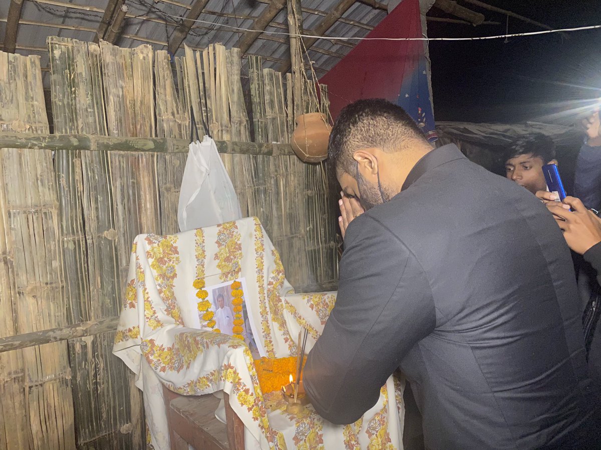 princerajpaswan's tweet image. काकर घाट ,शिवाजीनगर प्रखण्ड के निवासी राजेश पासवान जी की असामयिक मृत्यु हो गयी। पीड़ित परिजनों से मुलाक़ात कर दिवंगत आत्मा की शांति के लिए प्रार्थना किया।