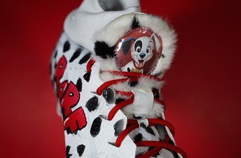 RealLoganRyan's tweet photo. 101 Dalmatians x Garfield 🔥
For all my dog & cat lovers I will be rocking these @Dakota_Wiley_22 cleats today and auctioning them off for #MyCauseMyCleats. ALL proceeds will go directly to my animal foundation @RARF_official.
Let’s get this WIN‼️#TheMostVersatile #TogetherBlue https://t.co/dbejP4RYbm