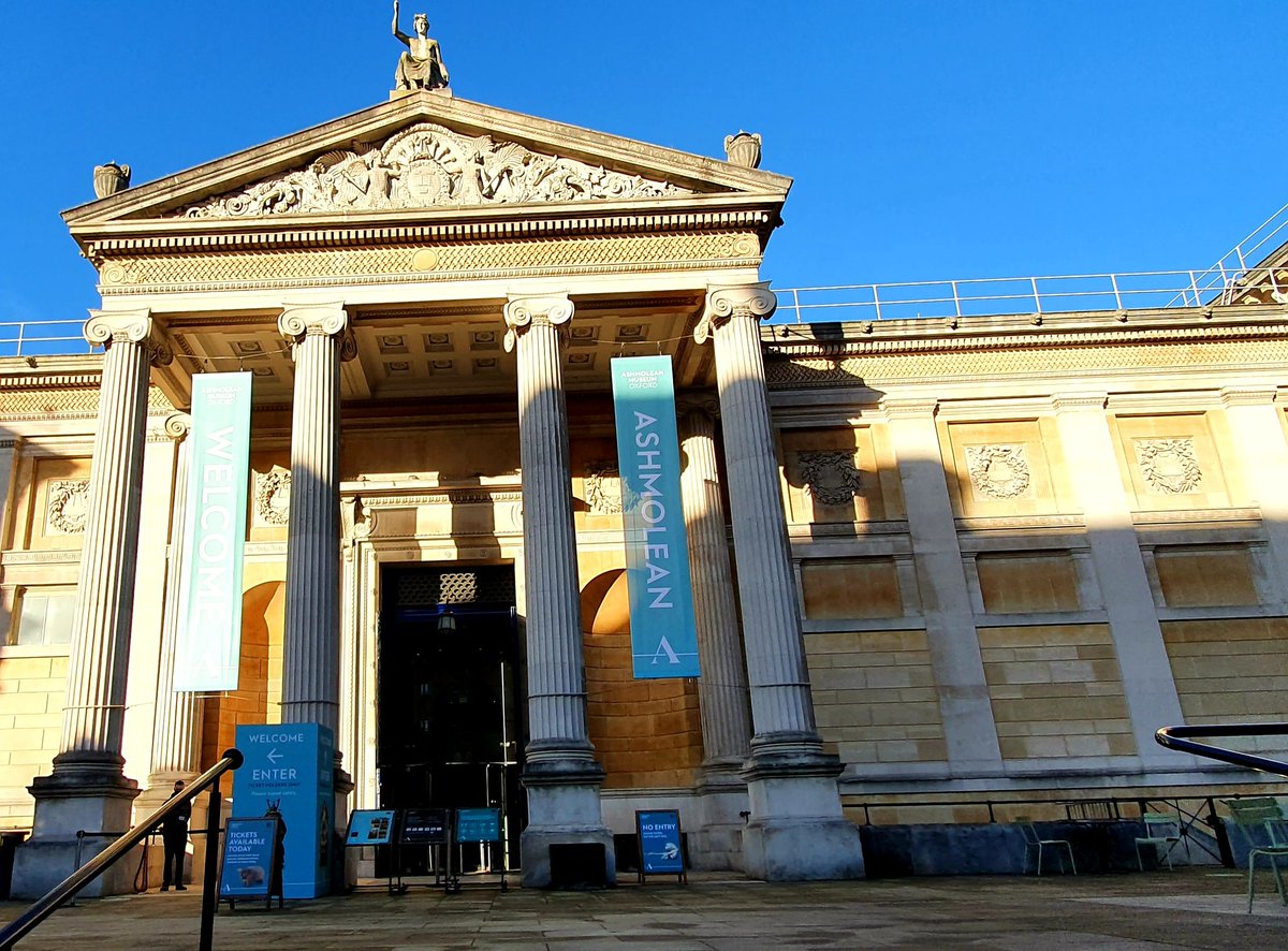 whistler360's tweet image. A wonderful 9 mile hike around #Oxford 

Well worth it, beautiful architecture.

#Ashmolean #Bodleian #WeekendWalk