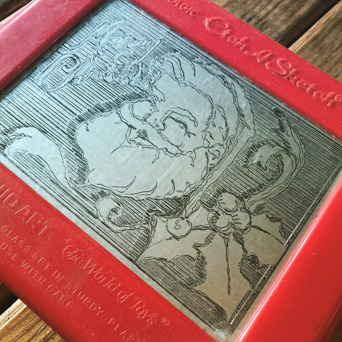 QuarantineFaces's tweet photo. #oldschool #etchasketch #fineart #santa 🎅🏻 https://t.co/gdhreEwzUv