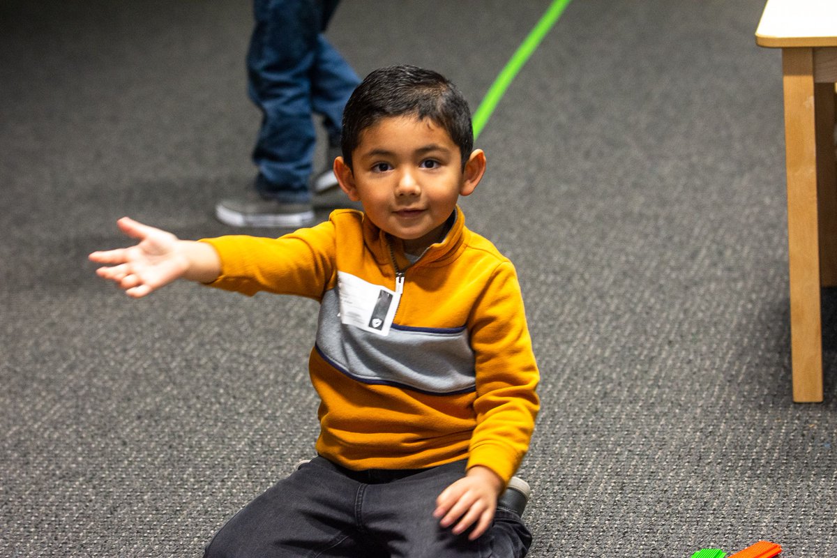 HI! Smilin' cause we made it to Sunday! 😀