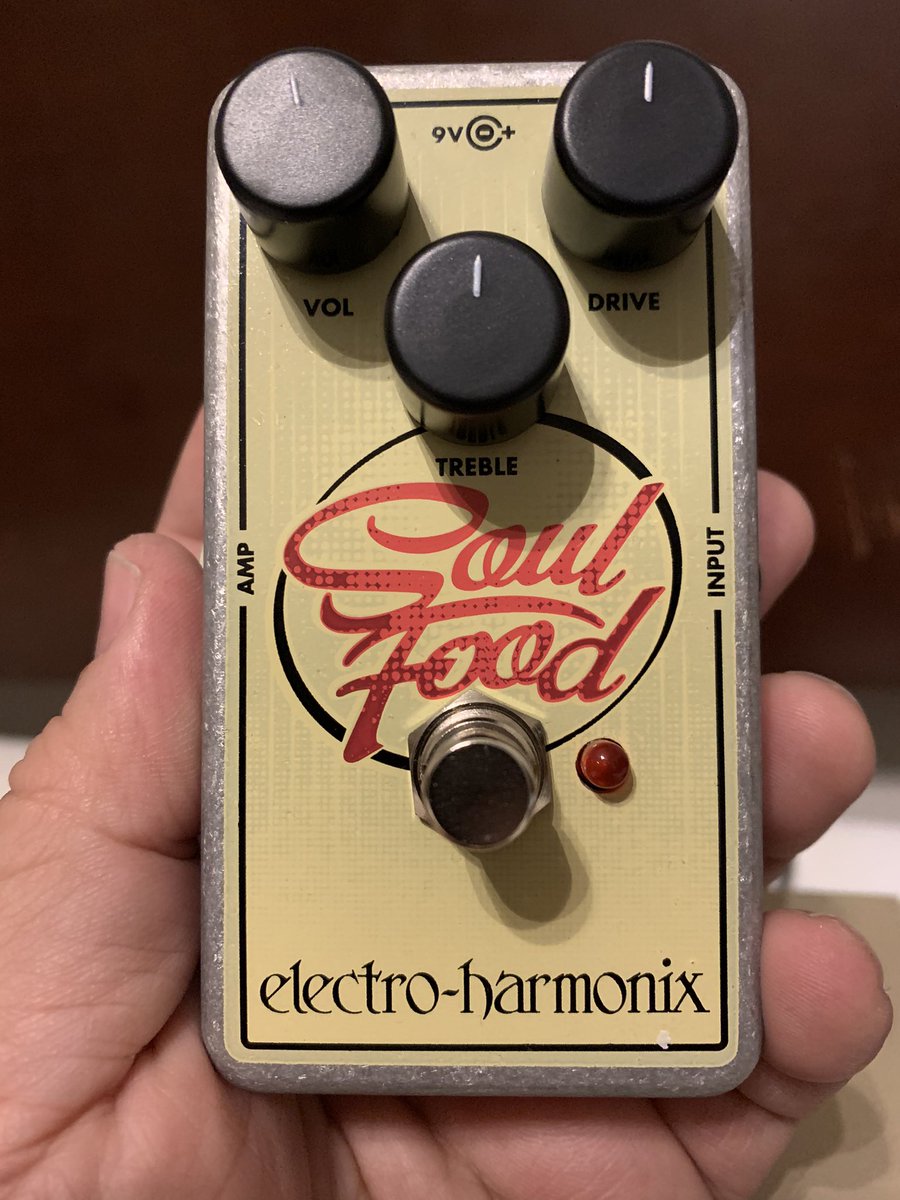 MiguelMonrreal's tweet photo. Not going to buy the rare and much sought after Klon Centaur pedal so Iโm going with a close, more affordable clone of that overdrive pedal, the EHX Soul Food. #guitarpedals #pedalboard #guitarrig #EHX #EHXSoulFood #ehxpedals #KlonClone https://t.co/WuGfRNzt8X