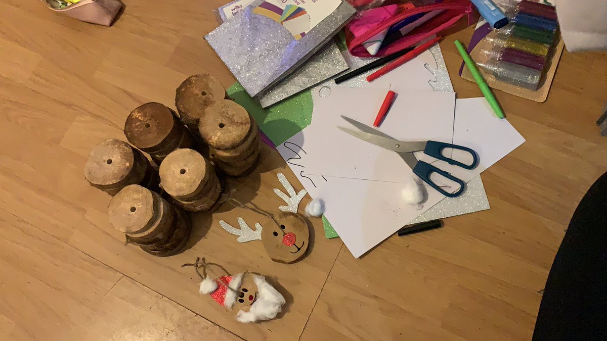 missatodd27's tweet photo. Spending my Sunday testing out the tree decorations we are going to make this week🎅🏽🎄 https://t.co/pdbnFBDXp9
