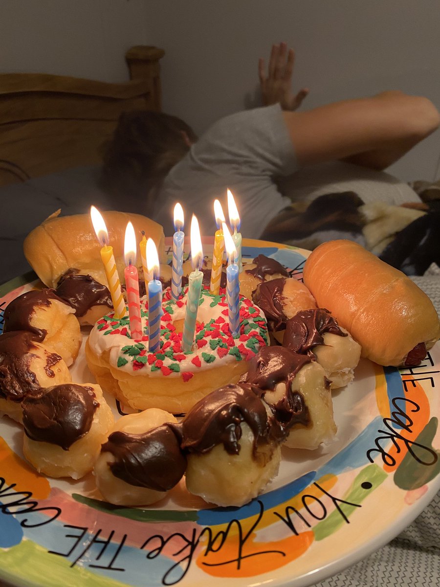 shellyfaust's tweet photo. Let the 16th birthday festivities begin! 🎉🎉🎉 #riseandshine #itsyourbirthday https://t.co/kErFqL7WNH