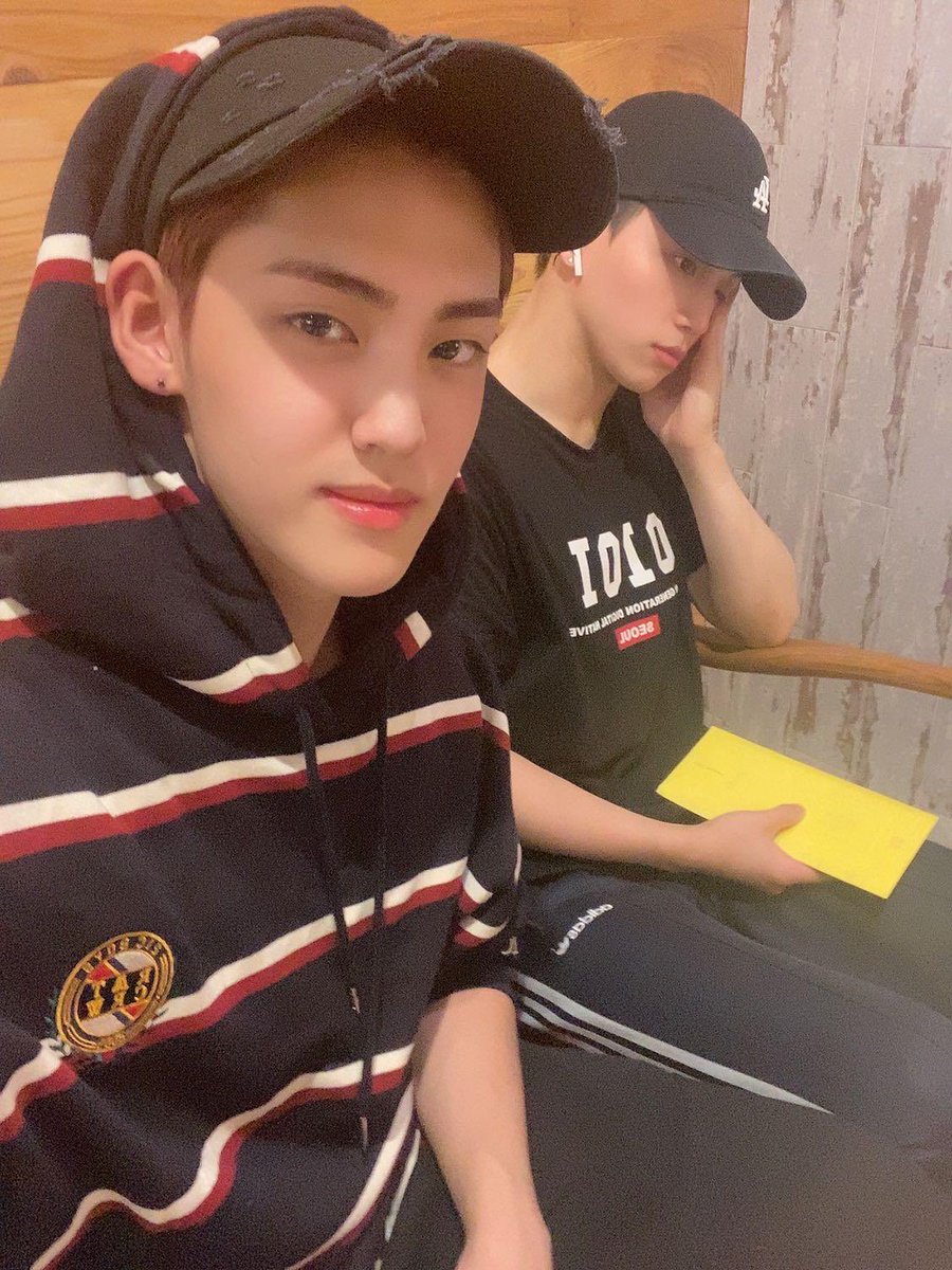 timeto_kookheon's tweet photo. 191213💦 비오브유 공트&amp;ㅂㅇㅇ 채널

🔗https://t.co/xDaXEpaM7c
🔗https://t.co/oPcEmJoC6Q

#김국헌 #국헌 #비오브유 https://t.co/aAR8WP2Afe