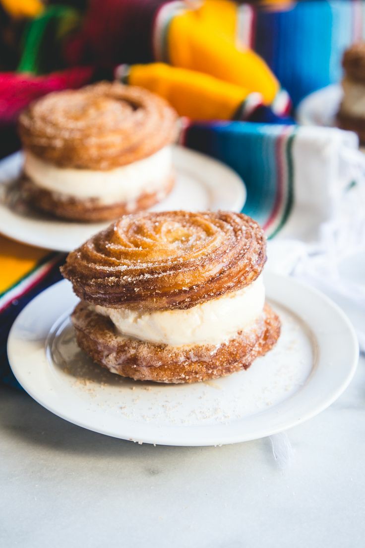 scmdie's tweet photo. 〔🍦♡ x FSF 〕; @crisannfaustin

Hello, this is your:
Churros Ice Cream (2)

Presented by : WeBreadBear 

               Bon appetit! https://t.co/S5Z9Kk274h