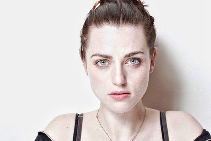 HOLY $;#(_((& SHES SO FREAKING BEAUTIFUL LIKE 