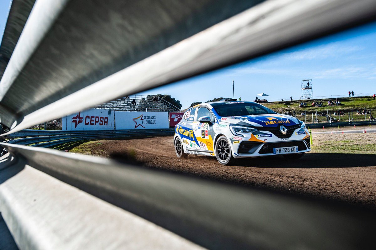 CERA_RFEdA's tweet image. Triunfo 🥇 en la última cita del #ClioTrophySpain 🏆 para Jorge Cagiao 🤝 Amelia Blanco, invictos este año con el Renault Clio Rally 5 🚙💨 del @trsracingteam 🛠 en su primera campaña a nivel nacional. 

#CERATerraMundis 🇪🇸