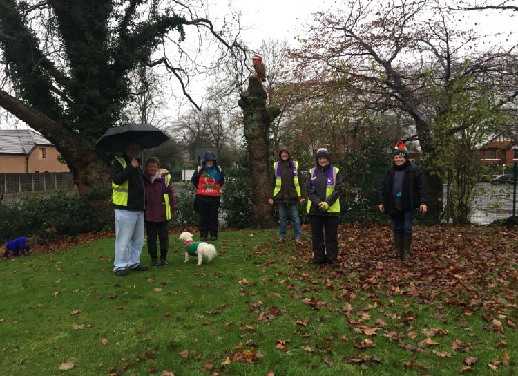 Joanne13Harding's tweet photo. Thank you to all those who braved the weather today. It was so lovely to see the children doing the word search and hunting the elves. As ever thanks to ⁦@DavyhulmePark⁩ ⁦@GoodGymTrafford⁩ for helping us set up and the fabulous yarn bombers WI. ⁦@alzheimerssoc⁩ https://t.co/xAO6qssaLX