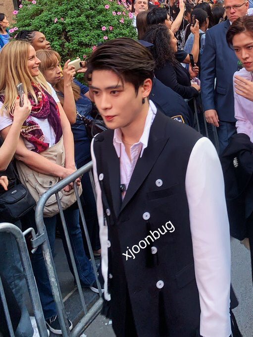 이건...갤러리에 한 장쯤은 다들 있잖아요...