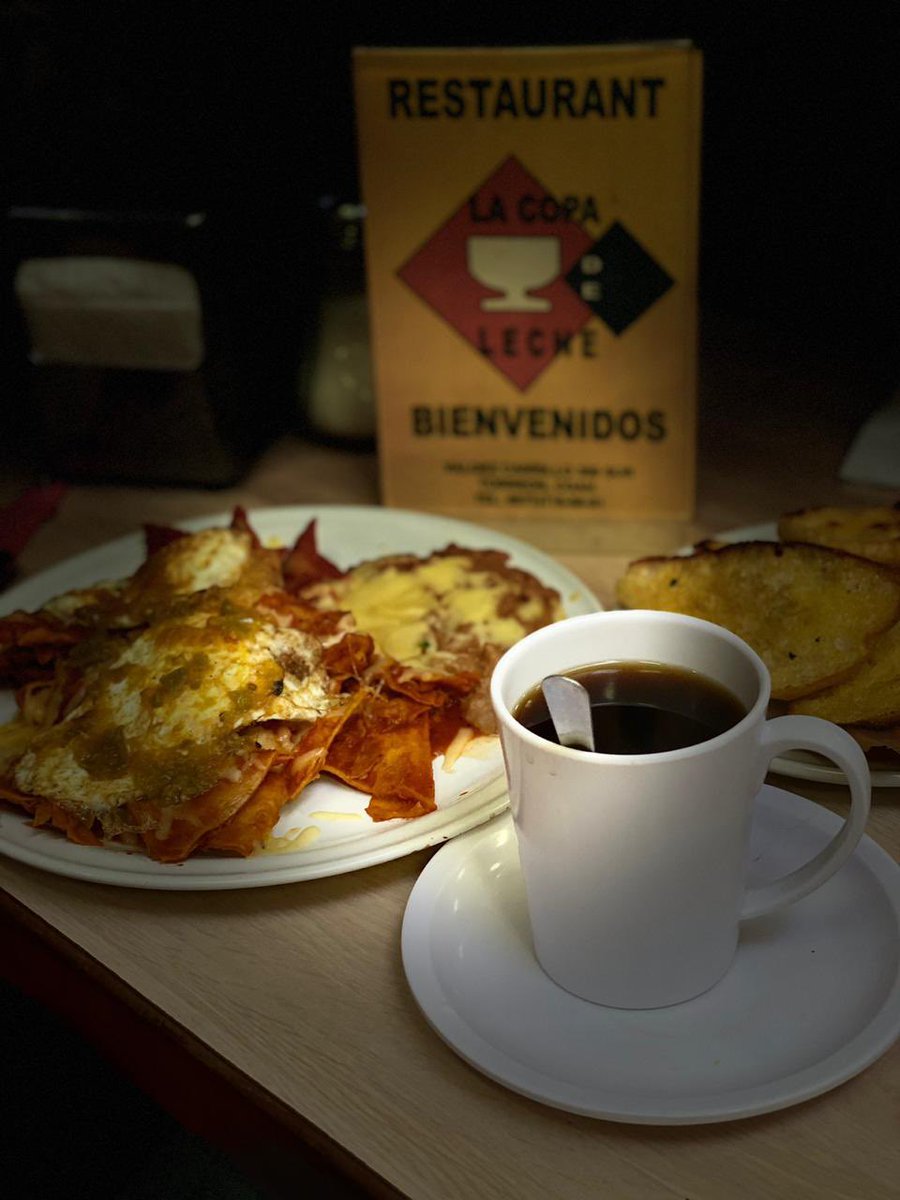rigofuentes's tweet photo. Con mis #rorros, los más querido de mis seres queridos y un buen desayuno, chilaquiles con huevo, preparados por mis amigos de La Copa de Leche en #Torreón, #Coahuila, https://t.co/kNYTKemrJi https://t.co/5ti9mfZuMn