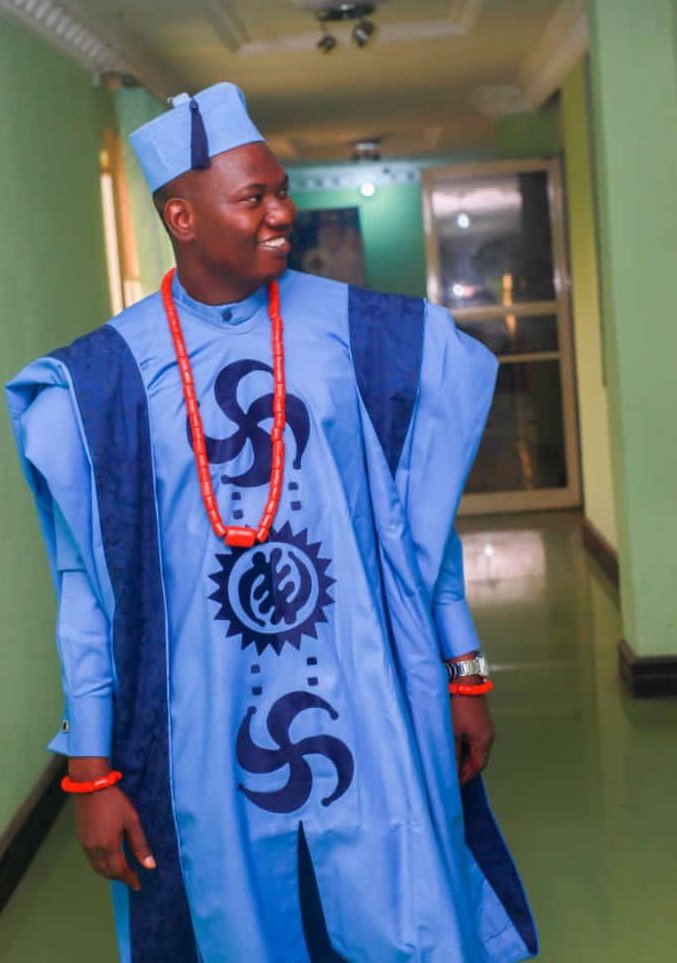 BaaleOfMilan's tweet photo. Ta lo so pe ko poor ke. @CHANGEZAHEAD omo ologo 6G.

#OK2020 done and dusted.

Barakallahu Feek bro https://t.co/z0Fa5ndsvj