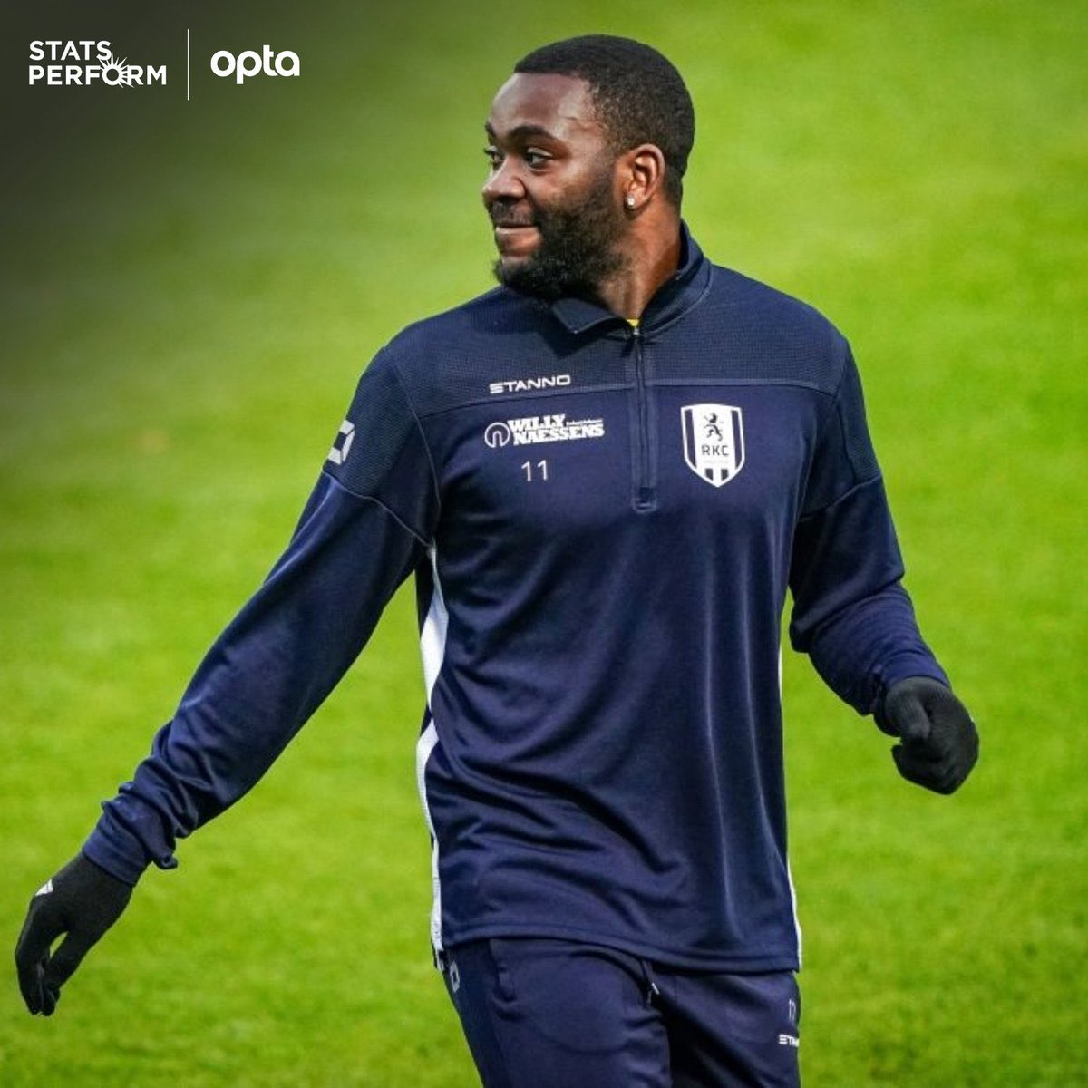 Ola John, footballeur. Waalwijk 1 sélection 2 Liga NOS, 1 Coupe HOL, 1 Supercoupe HOLSans père, mort à la guerre civile libérienne que sa famille fuit à 2 ans, il brille à Twente. Mais se perd à Benfica, Hambourg, Reading, Wolverhampton, La Corogne et Guimaraes.