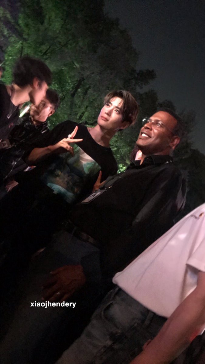 이건...갤러리에 한 장쯤은 다들 있잖아요...