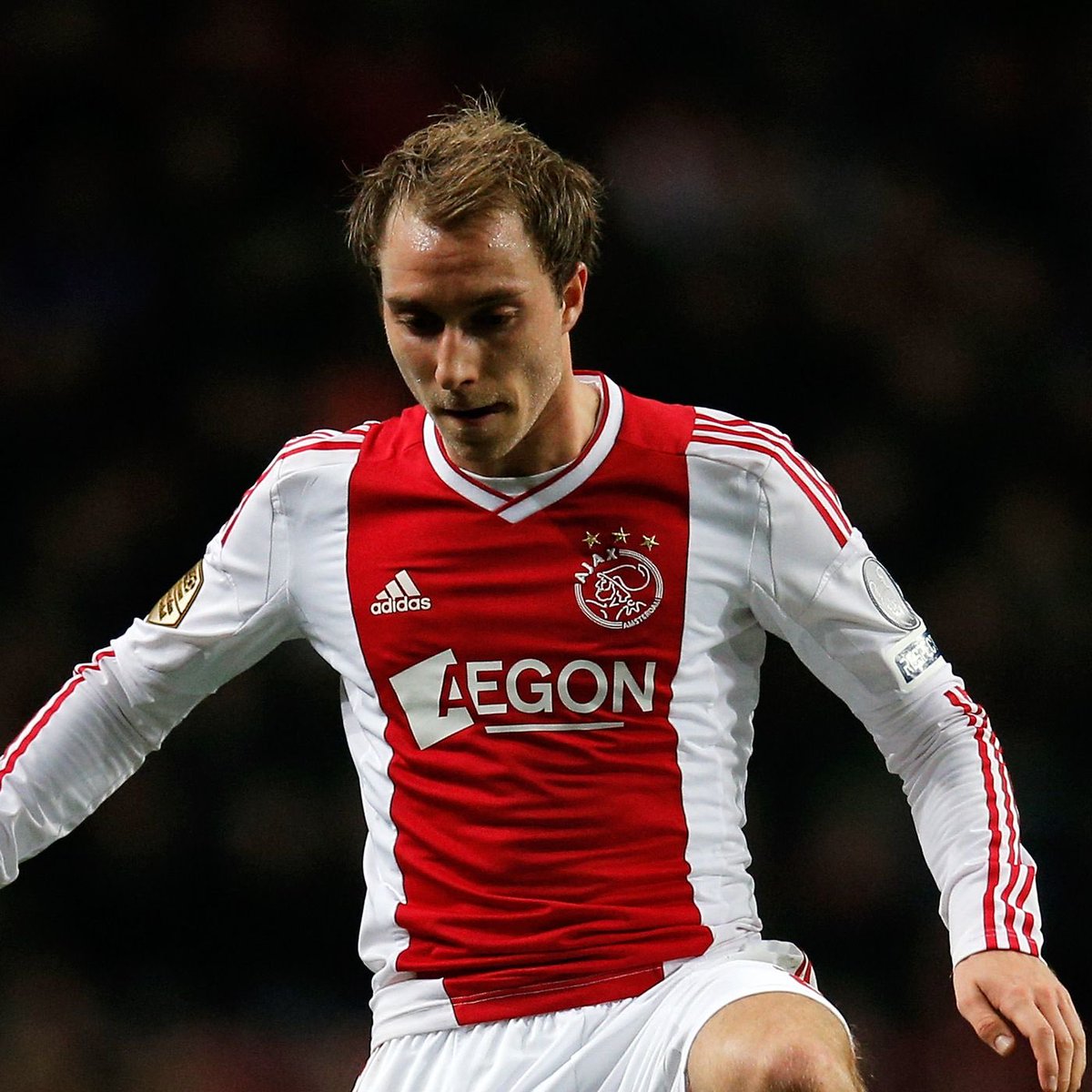 Christian Eriksen, footballeur. Inter 103 sélections 3 Eredivisie, 1 Coupe des Pays-Bas, 1 Supercoupe des Pays-Bas162 matches à l’Ajax (32 buts), 302 matches à Tottenham (69 buts). Plus compliqué à l’Inter sous Antonio Conte où il cire plus le banc qu’autre chose.