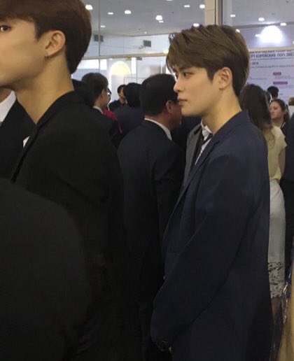 이건...갤러리에 한 장쯤은 다들 있잖아요...