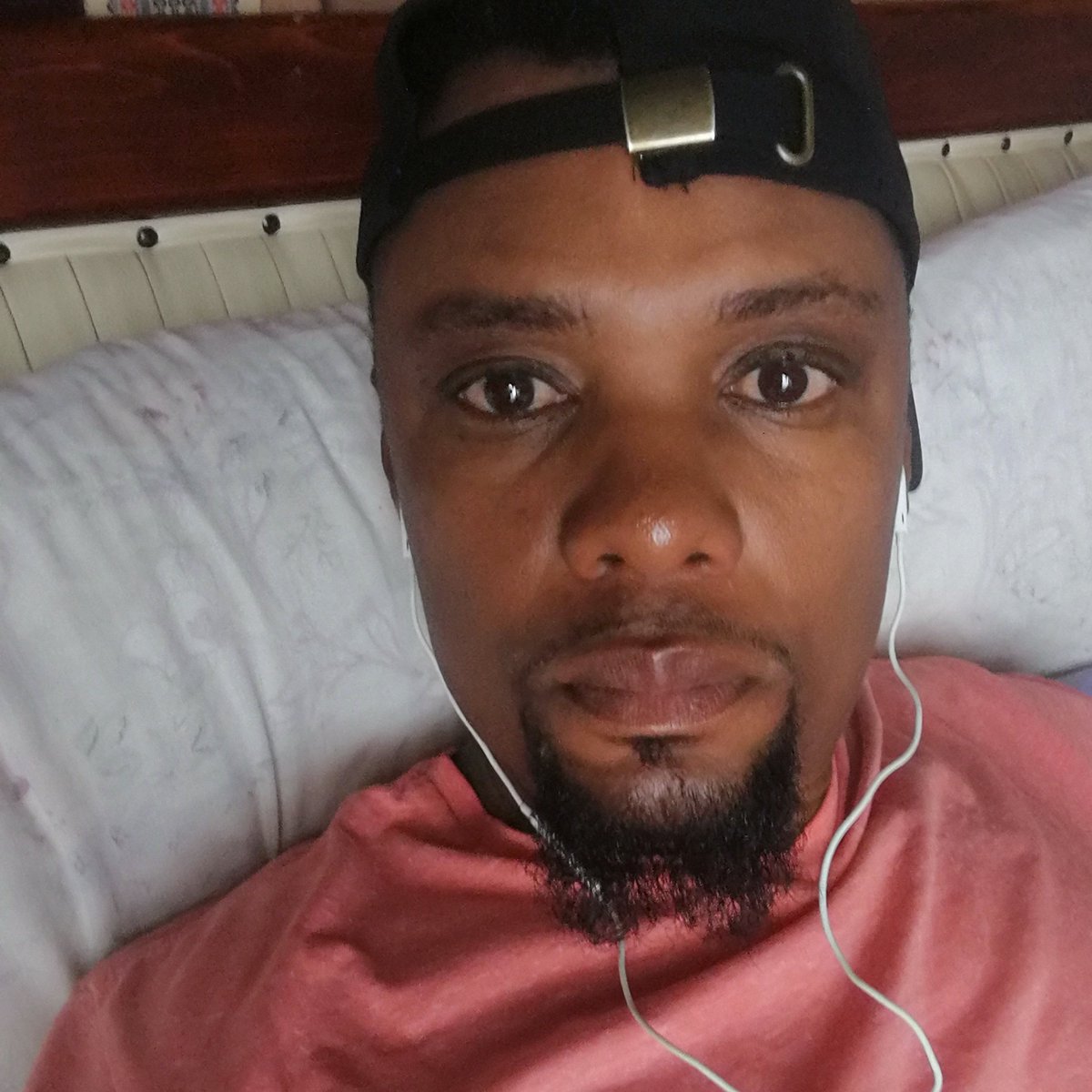 ilebitsa8 tweet media