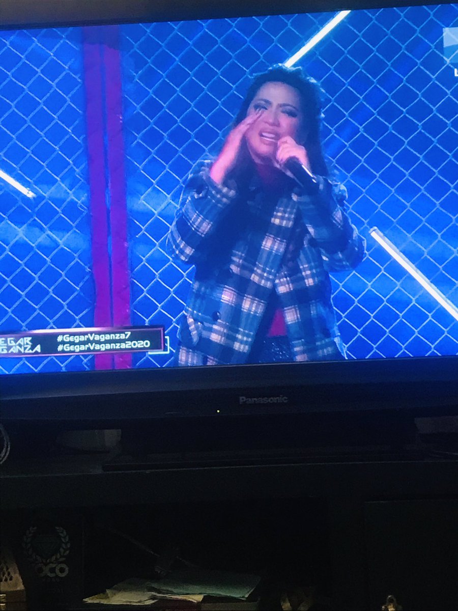 deanafauran's tweet photo. @lindananuwilfc @missfazura  #GegarVaganza2020 https://t.co/b9NuzOGYld