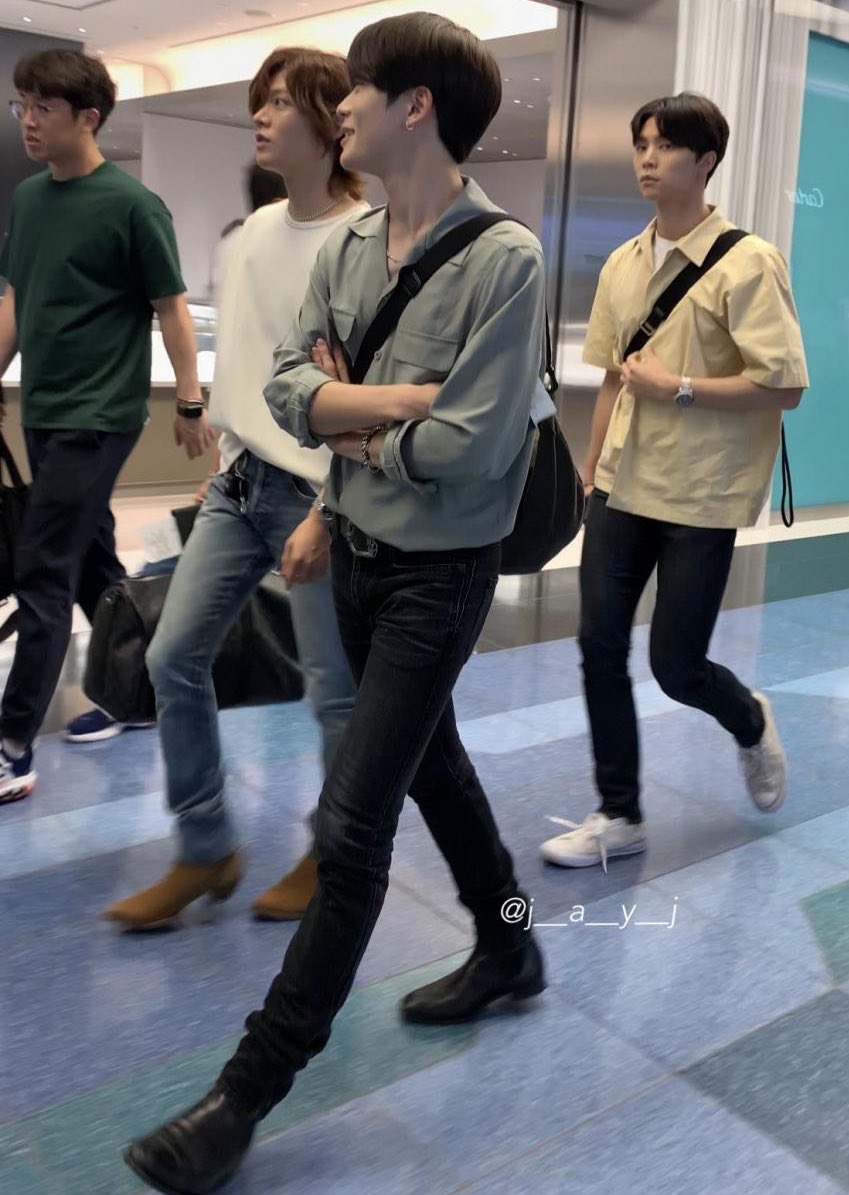 이건...갤러리에 한 장쯤은 다들 있잖아요...