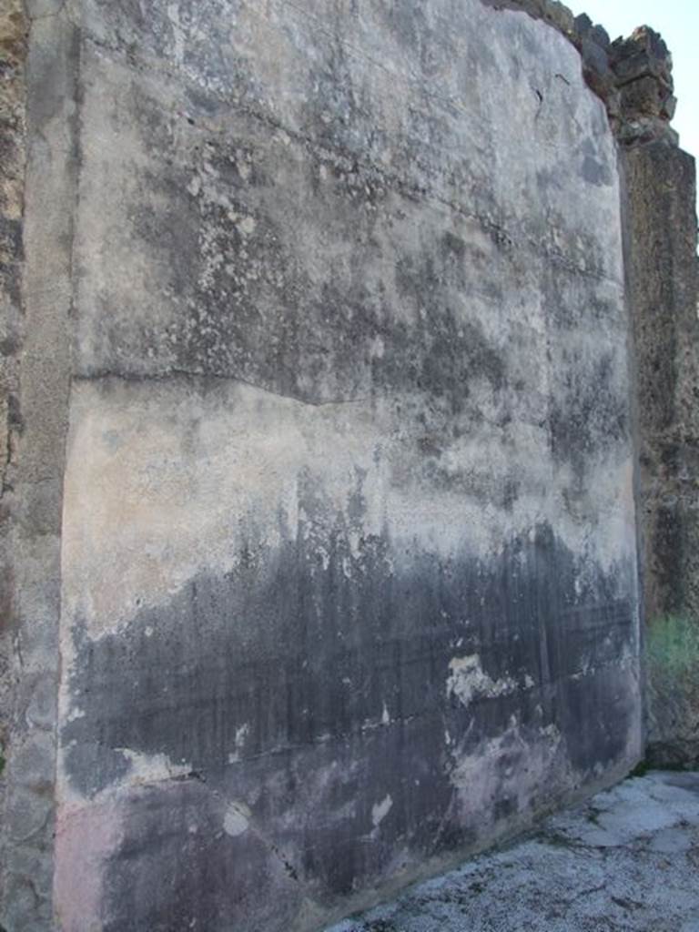 In the case of this exedra/tablinum, the paintings were exposed to the modern atmosphere since the excavation. Hence, the design that A. Magliano documented in 1890 is no longer visible.