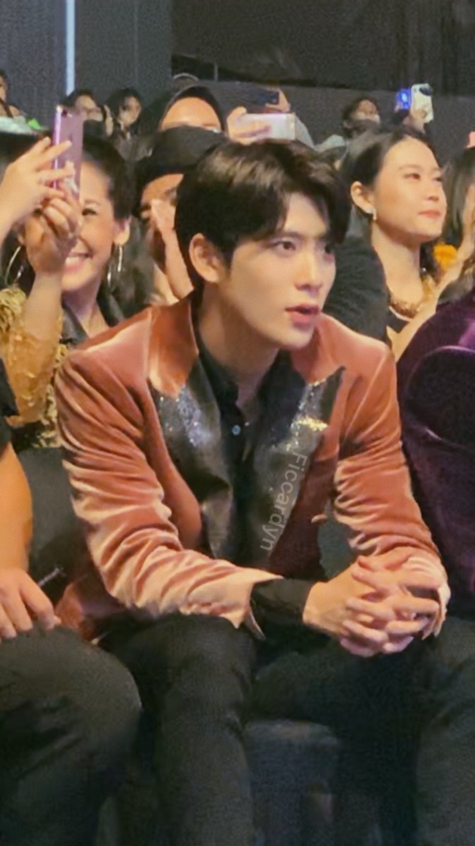 이건...갤러리에 한 장쯤은 다들 있잖아요...