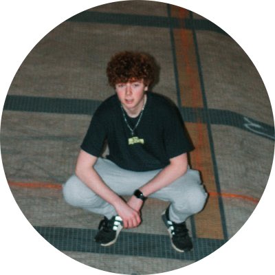 OldManOlaf's tweet image. Happy Birthday to one of Twitter’s most decorated designers! 

🎈🎈🎈🎈🎈🎈
@thomasbeshke 
🎈🎈🎈🎈🎈🎈

Shout outs to the Family! 
Dad: @shaunwhite 
Mom: @jennafischer 
Sister: @SophieTurnerCom 
Dog: @CliffordMovie 

#RedWedding