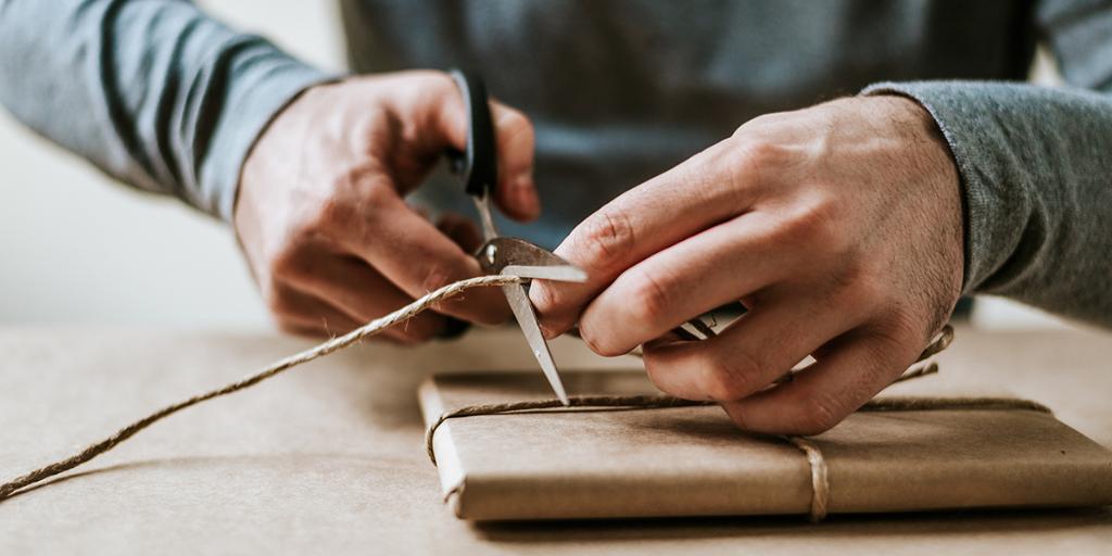 principal's tweet photo. Giving gifts this holiday season? Consider alternatives to wrapping paper like newspaper, butchers' paper, and repurposed cloth. Learn more about Sustainable Holidays from @NYSDEC. https://t.co/dw4oohRILH 
 #SustainabilitySunday #GoGreen https://t.co/ZxVNXITs8L