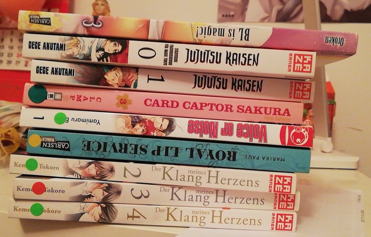 Lan__Sheng's tweet photo. 😂 Prepared für den Lockdown!
Und ich hab endlich mal die ersten Bände von Jujutsu Kaisen gefunden 🙏🏻😩 die waren immer ausverkauft! https://t.co/3Qmt6zGUmr