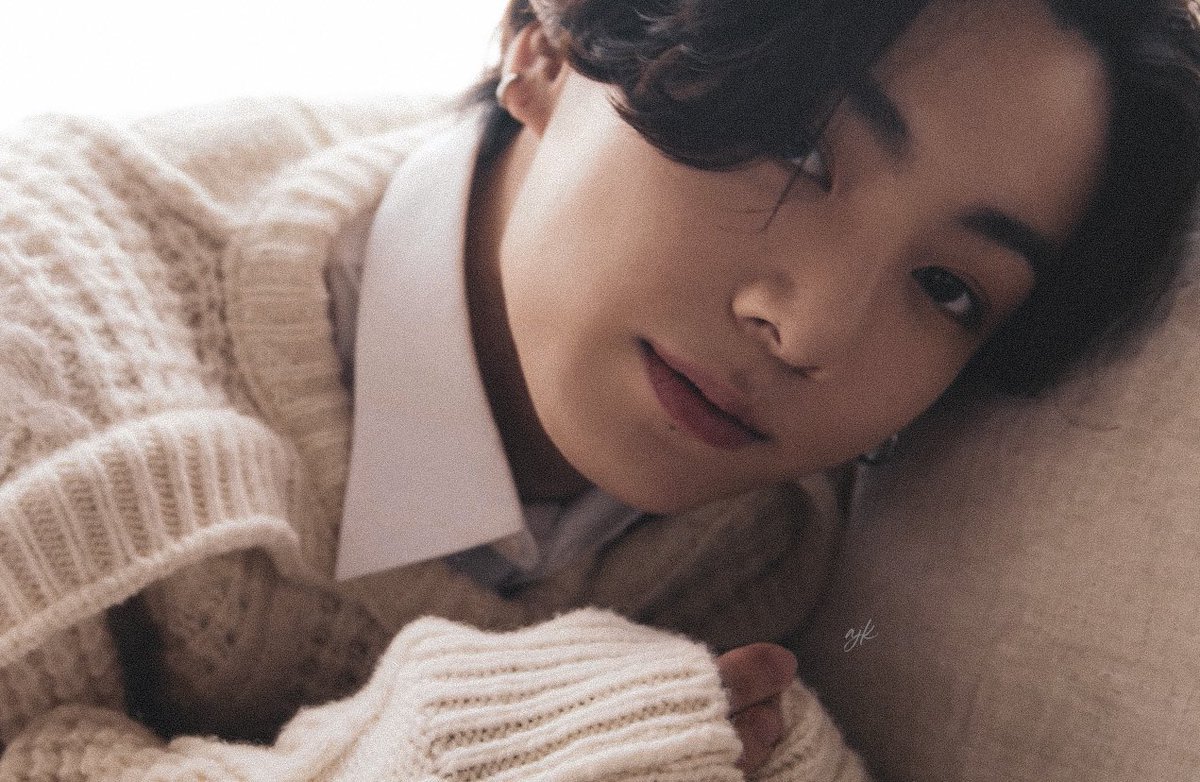 archiveforJK's tweet photo. jungkook, dicon by dispatch https://t.co/K8xQUji9XP