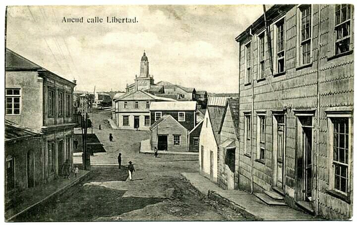 ChilweThe's tweet photo. Ancud año 1925, calle Libertad
El antes y después de la restauración #foto #fotografia #fotorecuerdo #colores #restauracion #visitancudchiloé #Fotos  #photography  #photo https://t.co/PZbBP45H1j