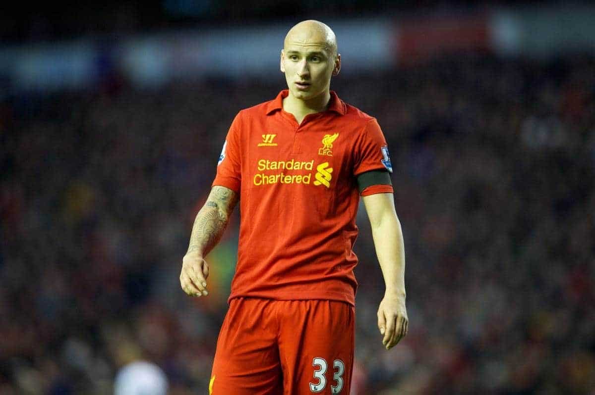 Jonjo Shelvey, footballeur. Newcastle 6 sélectionsVictime d’alopécie, d’où son crâne chauve, il n’a pas confirmé les espoirs placés en lui à Charlton et Liverpool. Après un prêt à Blackpool, le salut est passé par Swansea puis Newcastle en 2016.