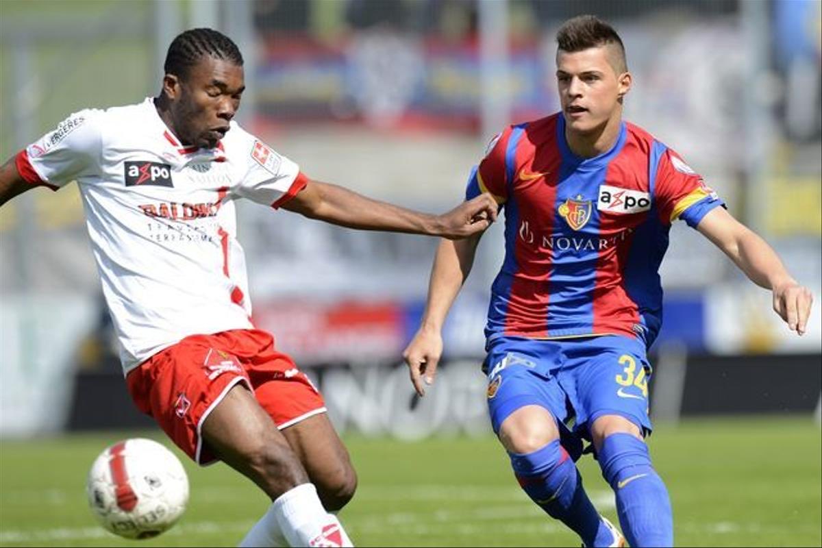 Granit Xhaka, footballeur. Arsenal 89 sélections 2 Carabao Cup, 2 Community Shield, 2 Ligue SUI, 1 Coupe SUIEspoir suisse de l’année 2012, il a régalé Bâle puis Gladbach par sa solidité et sa frappe de mule. 190 matches depuis 2016 avec Arsenal où il a peu progressé.