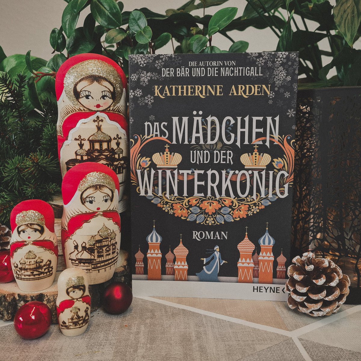 Sucht ihr noch nach einem märchenhaften #Winterbuch für die #Weihnachtszeit? Dann kann ich definitiv das hier empfehlen! Erst Teil 1 lesen, und dann Teil 2😇. Beide Rezis zu der Winternacht-Trilogie findet ihr hier: 
aljus-bookblog.blogspot.com/2020/12/das-ma…

#dasmädchenundderwinterkönig