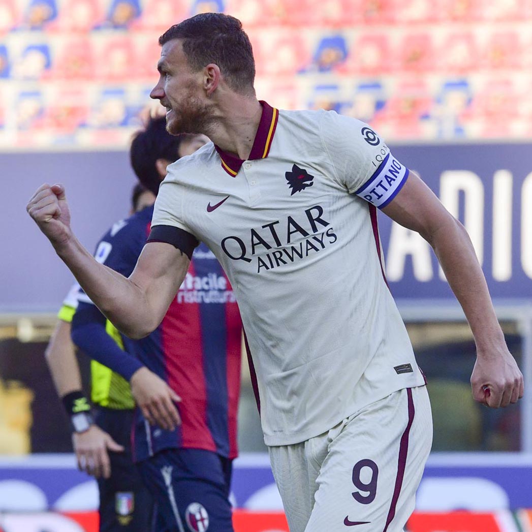 OfficialASRoma's tweet photo. 🐺 @EdDzeko 🤝 Amedeo Amadei 

📊 Presenze: 234 🤝
⚽️ Gol: 111 🤝

Incredibile

#ASRoma https://t.co/LuzpWj9Hoz