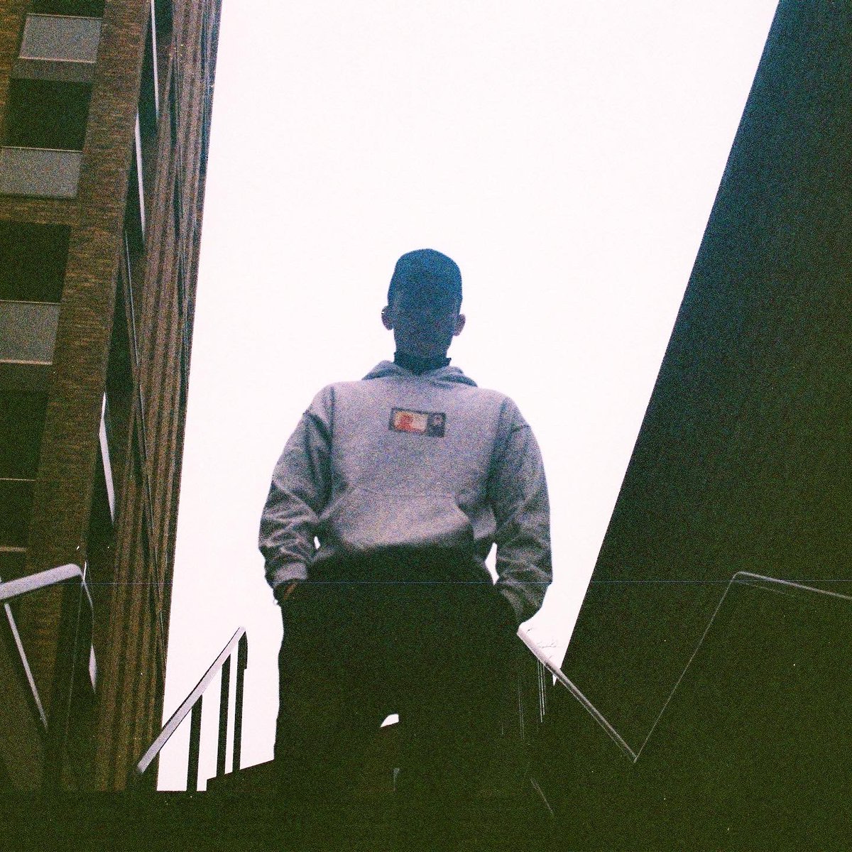 disenraged's tweet image. A closer look at the Watch Disenraged hoodie ft. @iamldon / Photography by Disenraged 📸

#photography #photooftheday #fashionphotography #streetwear #streetfashion #photoshoot #fashionmodel #fallfashion #35mmfilm #filmphotography #disenraged