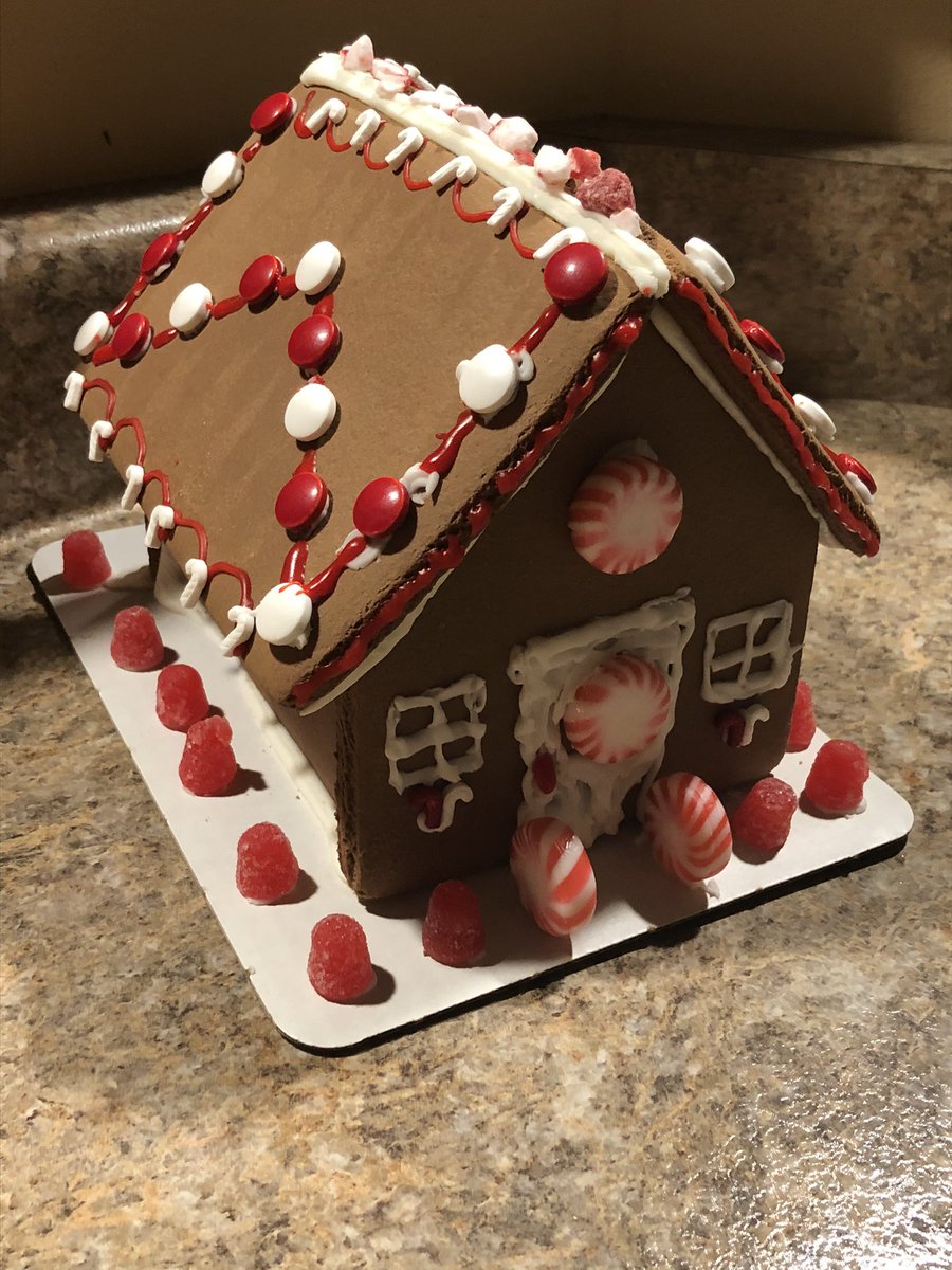 UWBadgers's tweet photo. Today's the last day to share a picture of your family's sweet-treat creations! Use #KohlsU with your photo in the thread below by 7 p.m. (CT) for your chance to win a grand prize package that includes a $100 @Kohls gift card!
📷: @warhawk_seth12
🧁: https://t.co/XcfdfhGZuV https://t.co/JuN0KKduoo