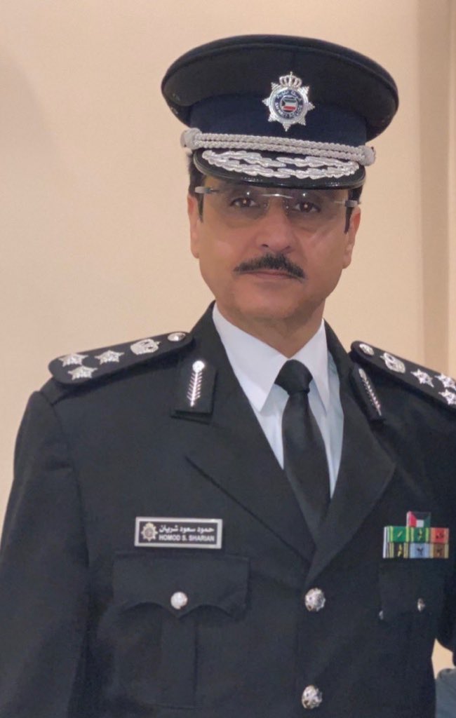 sthnyan's tweet photo. الرجل المحترم الذي يعمل بكل اخلاص وتميز وتواضع ولاهي غريبة علية وعلى الاسرة المحترمة اللتي تخرج للكويت الشامخة رجال تسمو بها عالياً كرتبهم الاخلاقية العالية اللتي لن تتقاعد وتبور ولن ينساها التاريخ.
كل الشكر والتقدير للرجل المناسب في المكان المناسب
#العميد_حمود_سعود_الشريان https://t.co/2A6GIPgL5u