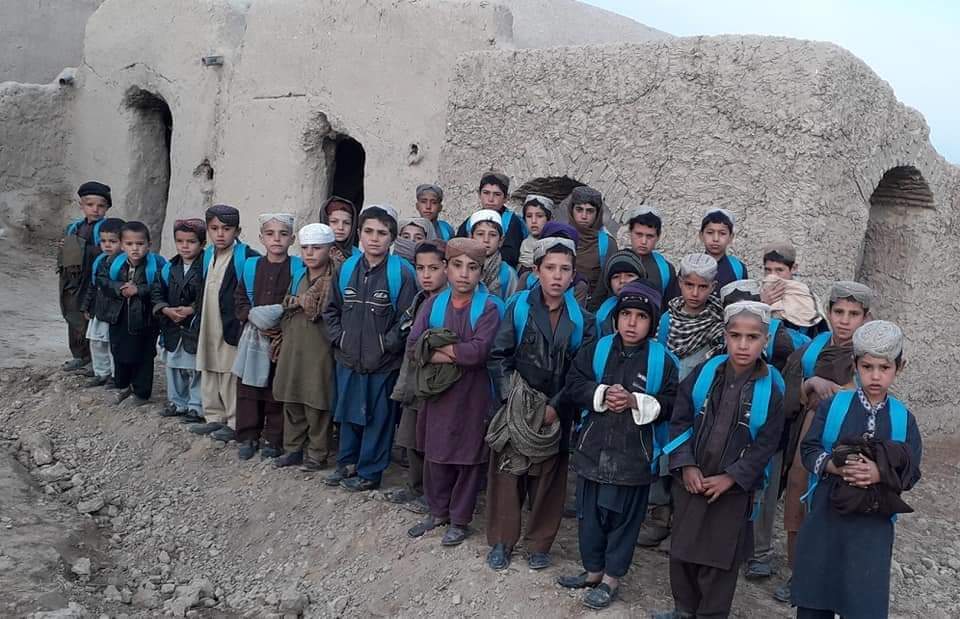 AB_Safdari's tweet photo. نسل نو موسی قلعه کتاب به دست گرفته اند.
این خبر خیلی خوب میباشد.
به امید باسواد شدن تمام کودکان، جوانان و زنان دور افتاده افغانستان
#هلمند
#موسیقلعه
#طالبان
#معارف
#امید
@Reporterlyaf
#Afghanistan
#Helmand
#Musaqala
#Hope
#afghanistan2020 https://t.co/7YkkQXR72G