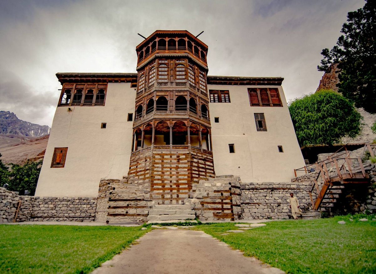 Khaplu PalaceThe palace was constructed in 1840 by Raja Daulat Khan of Khaplu.A fort had previously existed on the location but it was destroyed to build the palace.