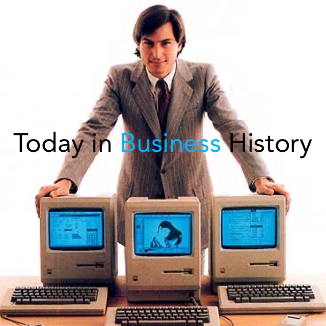 TodayinBusiness's tweet photo. TODAY IN BUSINESS HISTORY: On Dec. 12, 1980 Apple launched it’s IPO on the US stock market - 28 years later it would become the first US company valued at over $1 trillion.
#Apple #todayinhistory #appleipo #iphone #stevejobs #stevewozniak #applehistory #tech https://t.co/VEWskWJBU4