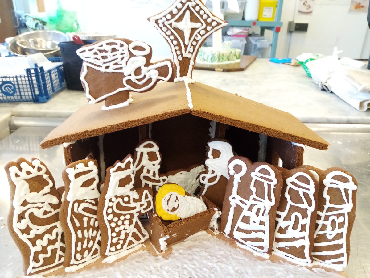 Made a Gingerbread Nativity, just in time for Christmas.
#gingerbread #Level3 #Pastry #Advanced