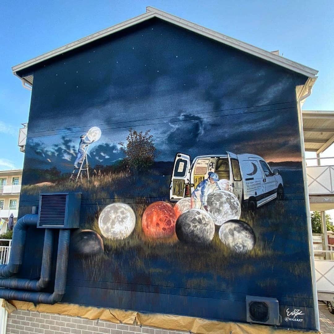 allcitycanvas's tweet photo. #HugeArt pintó en Suecia una de las fotografías surrealistas de @tackochgodnatt https://t.co/MTDkJsZQKr