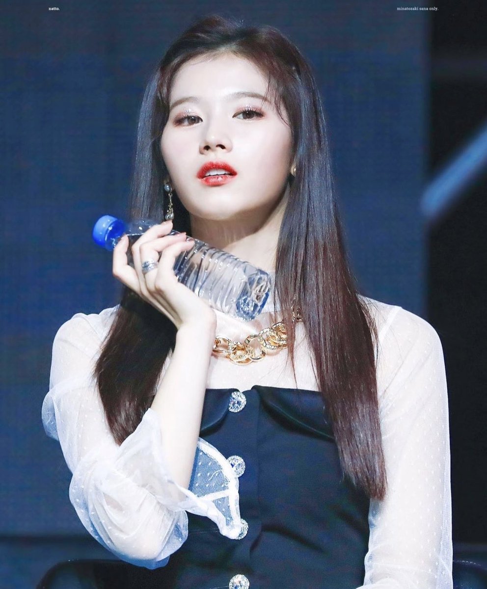 misanapic's tweet photo. ↳ She’s stunning 👾

🏷 : #Sana #사나 #Twice #트와이스 https://t.co/qAjz1T3yZP