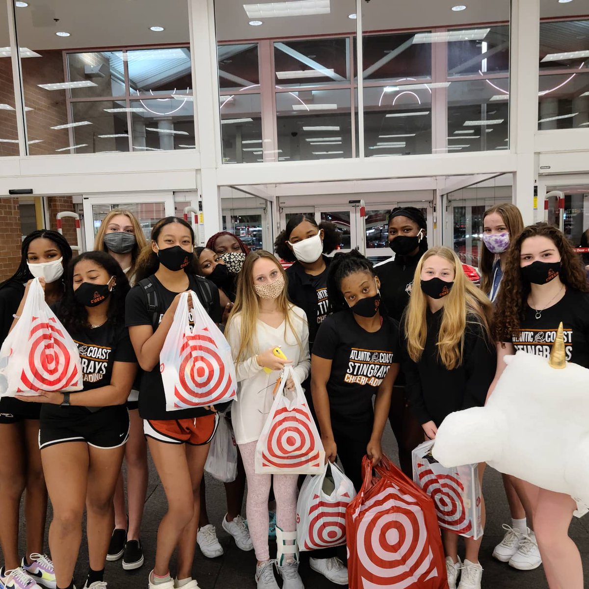 JV and Varsity 🧡🖤 shopping for this year's <a href="/SalvationArmyUS/">Salvation Army USA</a> #AngelTree recipients, Kavon and Kaliyah #tistheseason #stingraynation #raysup