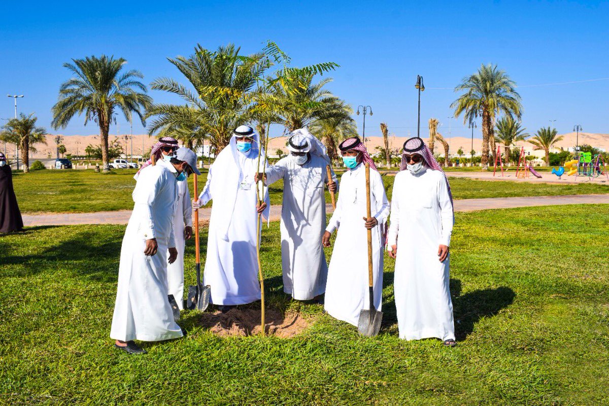 tanmiabd's tweet photo. بالتعاون مع بلدية محافظة البدع وفرع وزارة البيئة وبالشراكة مع لجنة التنمية الاجتماعية تم تنفيذ مبادرة (زراعة الأشجار من أجل بيئة خضراء)
وقدم رئيس لجنة التنمية الاجتماعية بمحافظة البدع أ. فهيد العامري شكره للجهات المنفذة والمتطوعين والمتطوعات الذين شاركوا في إنجاح هذه المبادرة https://t.co/L7HoqIsWEv