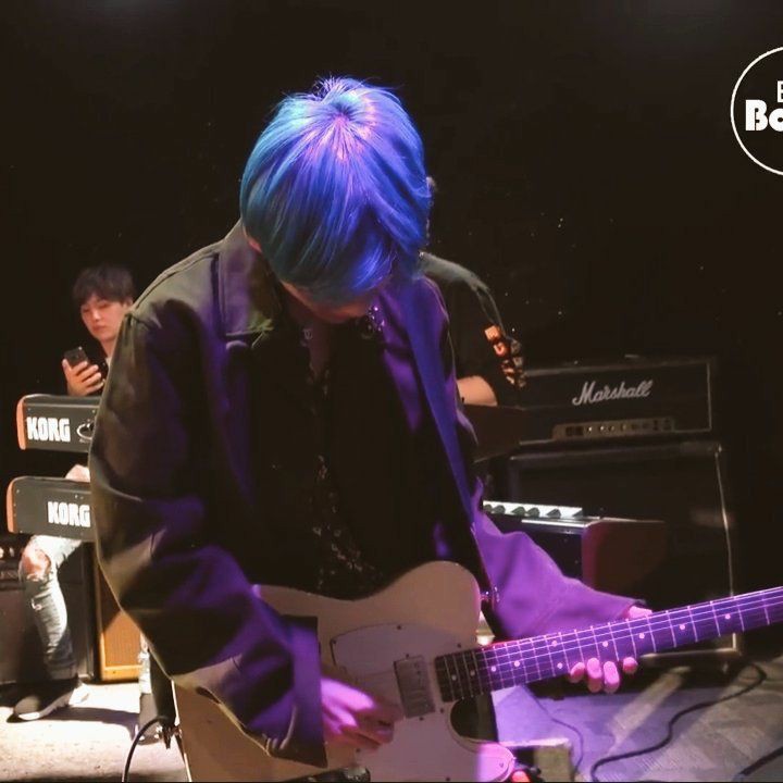  #TaylorSwift    #KIMTAEHYUNG