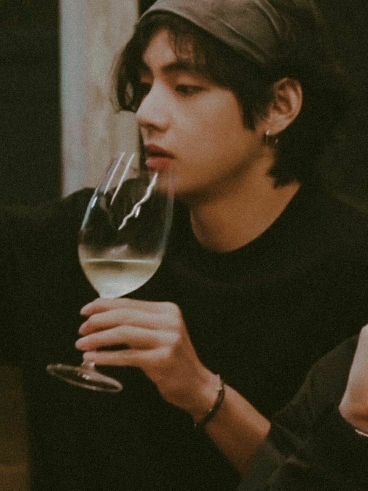  #TaylorSwift    #KIMTAEHYUNG